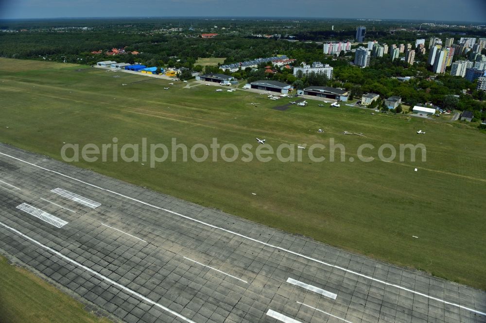 Aerial photograph Warschau Bemowo - Start and runway of the airport in Warsaw Babice Bemowo district of Warsaw in Poland