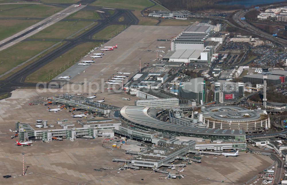 Aerial image Düsseldorf - View to the Duesseldorf International Airport which is the main airport in Nothrhine Westfalia