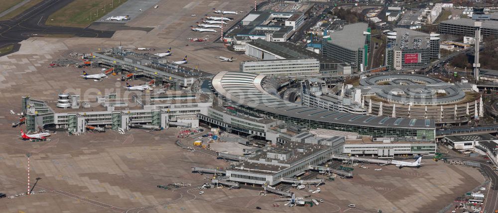 Aerial photograph Düsseldorf - View to the Duesseldorf International Airport which is the main airport in Nothrhine Westfalia