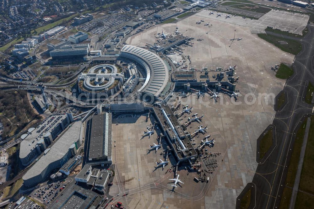 Düsseldorf from the bird's eye view: View to the Duesseldorf International Airport which is the main airport in Nothrhine Westfalia