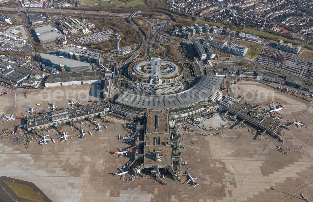 Düsseldorf from the bird's eye view: View to the Duesseldorf International Airport which is the main airport in Nothrhine Westfalia