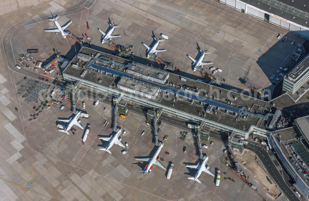 Düsseldorf from the bird's eye view: View to the Duesseldorf International Airport which is the main airport in Nothrhine Westfalia