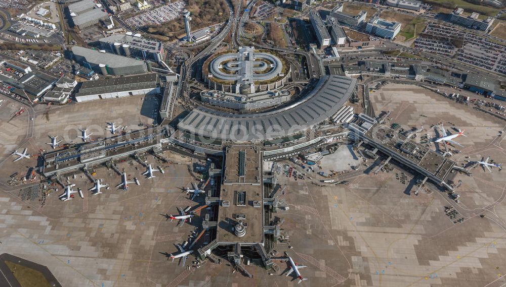 Aerial photograph Düsseldorf - View to the Duesseldorf International Airport which is the main airport in Nothrhine Westfalia