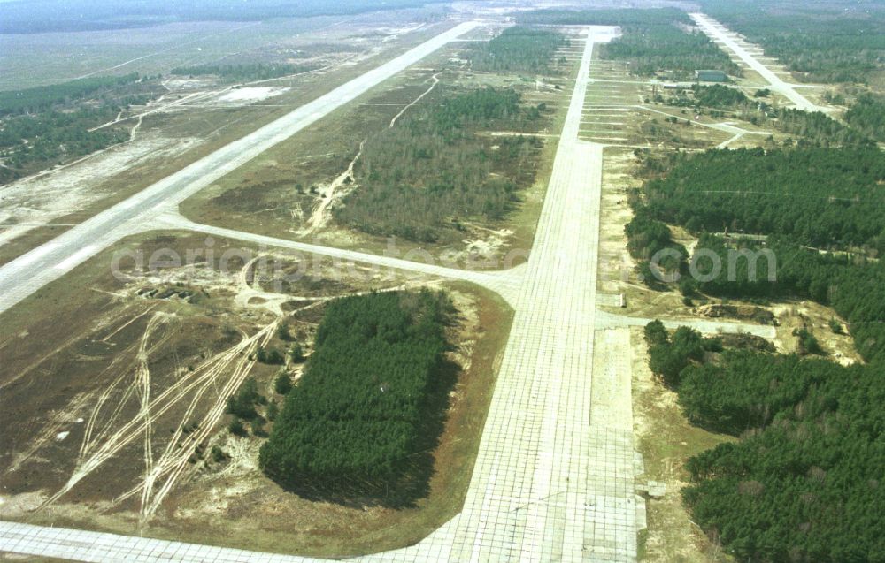 Aerial photograph Sperenberg - Locked runway at the former airfield in Sperenberg Nuthe-Urstromtal in the state Brandenburg, Germany