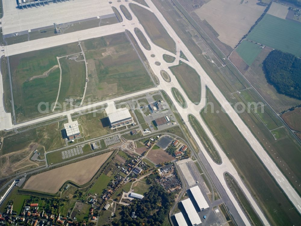 Schönefeld from above - Runway and taxiways at the site of the new airport BER / BBI BERLIN BRANDENBURG AIRPORT Willi Brandt in Schoenefeld in Brandenburg