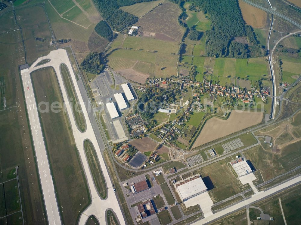 Schönefeld from above - Runway and taxiways at the site of the new airport BER / BBI BERLIN BRANDENBURG AIRPORT Willi Brandt in Schoenefeld in Brandenburg