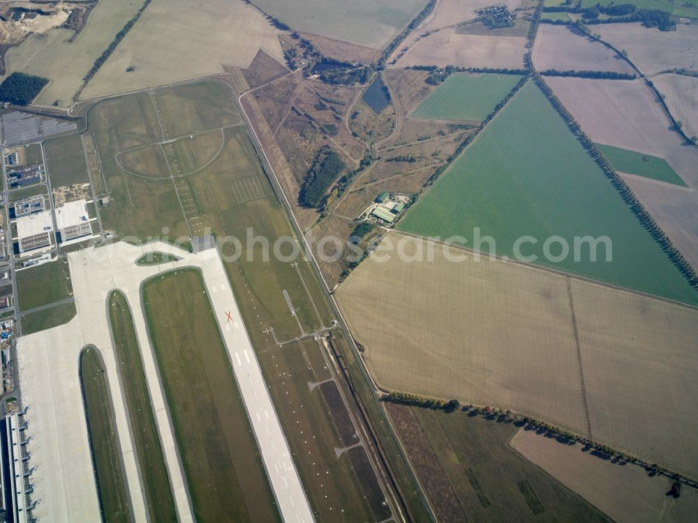 Schönefeld from above - Runway and taxiways at the site of the new airport BER / BBI BERLIN BRANDENBURG AIRPORT Willi Brandt in Schoenefeld in Brandenburg