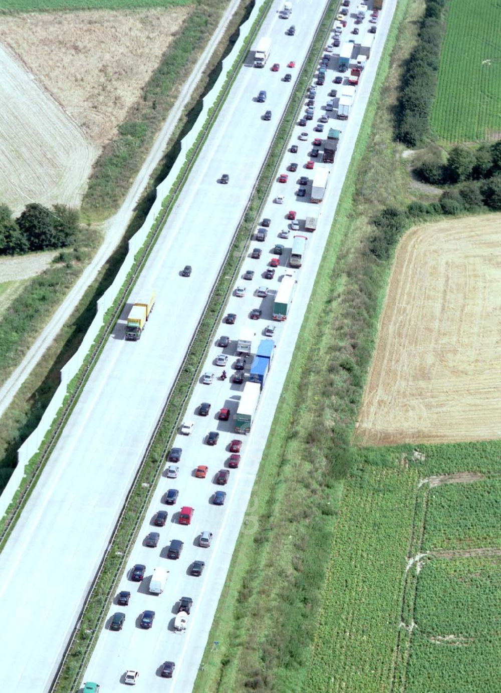 Magdeburg from above - 16.08.2002 Stau auf der Autobahn Braunschweig - Magdeburg kurz vor dem Magdeburger Kreuz.