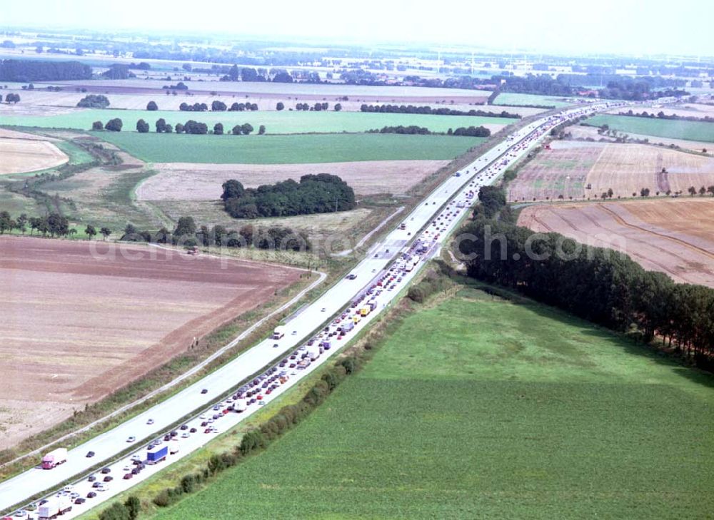 Magdeburg from the bird's eye view: 16.08.2002 Stau auf der Autobahn Braunschweig - Magdeburg kurz vor dem Magdeburger Kreuz.