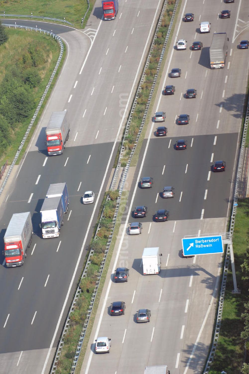 HAINICHEN from above - Blick Autobahn A4 / Europastrasse E40 A4 bei Hainichen mit Stau in östliche Richtung.