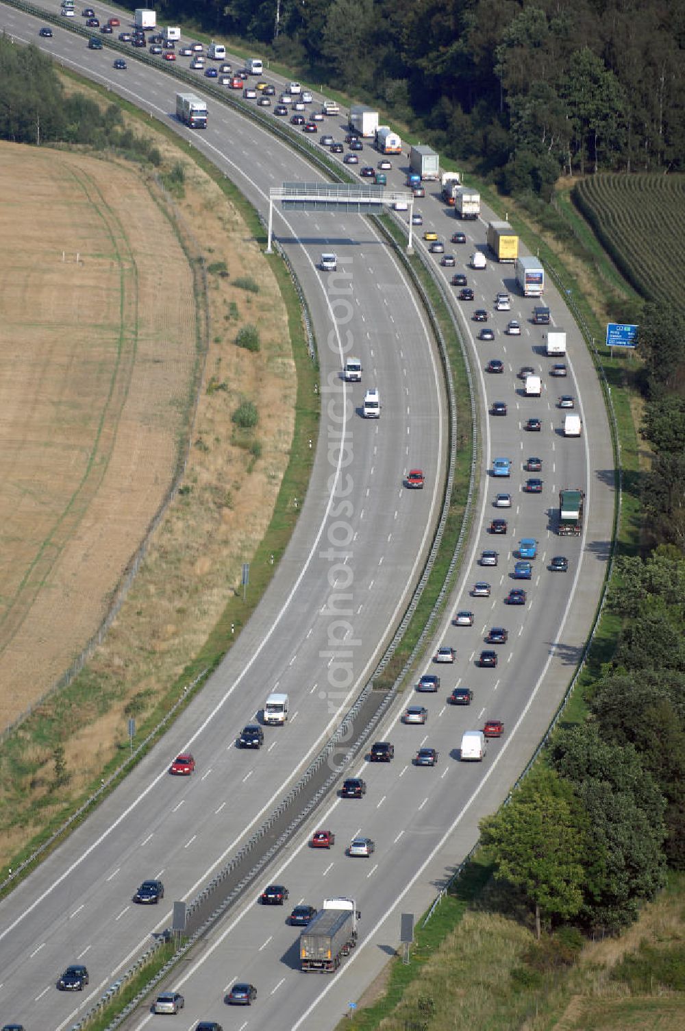 Aerial photograph HAINICHEN - Blick Autobahn A4 / Europastrasse E40 A4 bei Hainichen mit Stau in östliche Richtung.