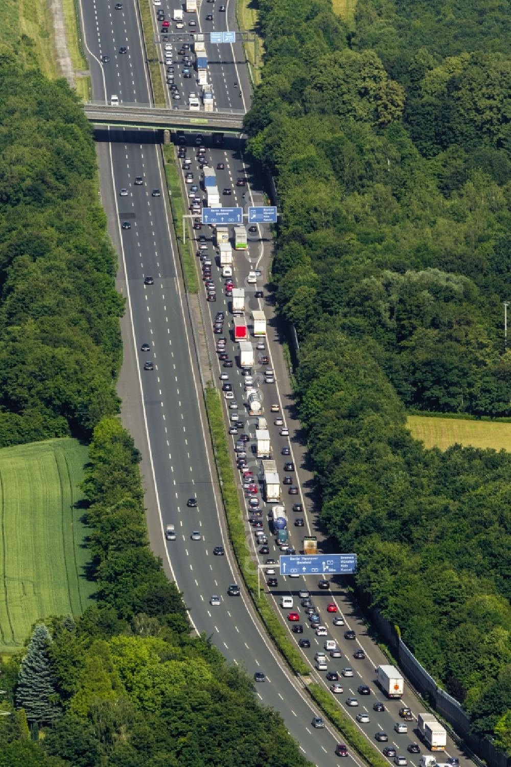 Kamen from the bird's eye view: Intersection of Highway Federal Highway A2 A1 E35 E37 on the Kamen intersection in the northeast of the Ruhr Area in North Rhine-Westphalia in Kamen