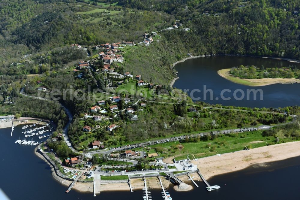 Aerial photograph Chambles - Impoundment and shore areas at the lake river Loire in Chambles in Auvergne Rhone-Alpes, France