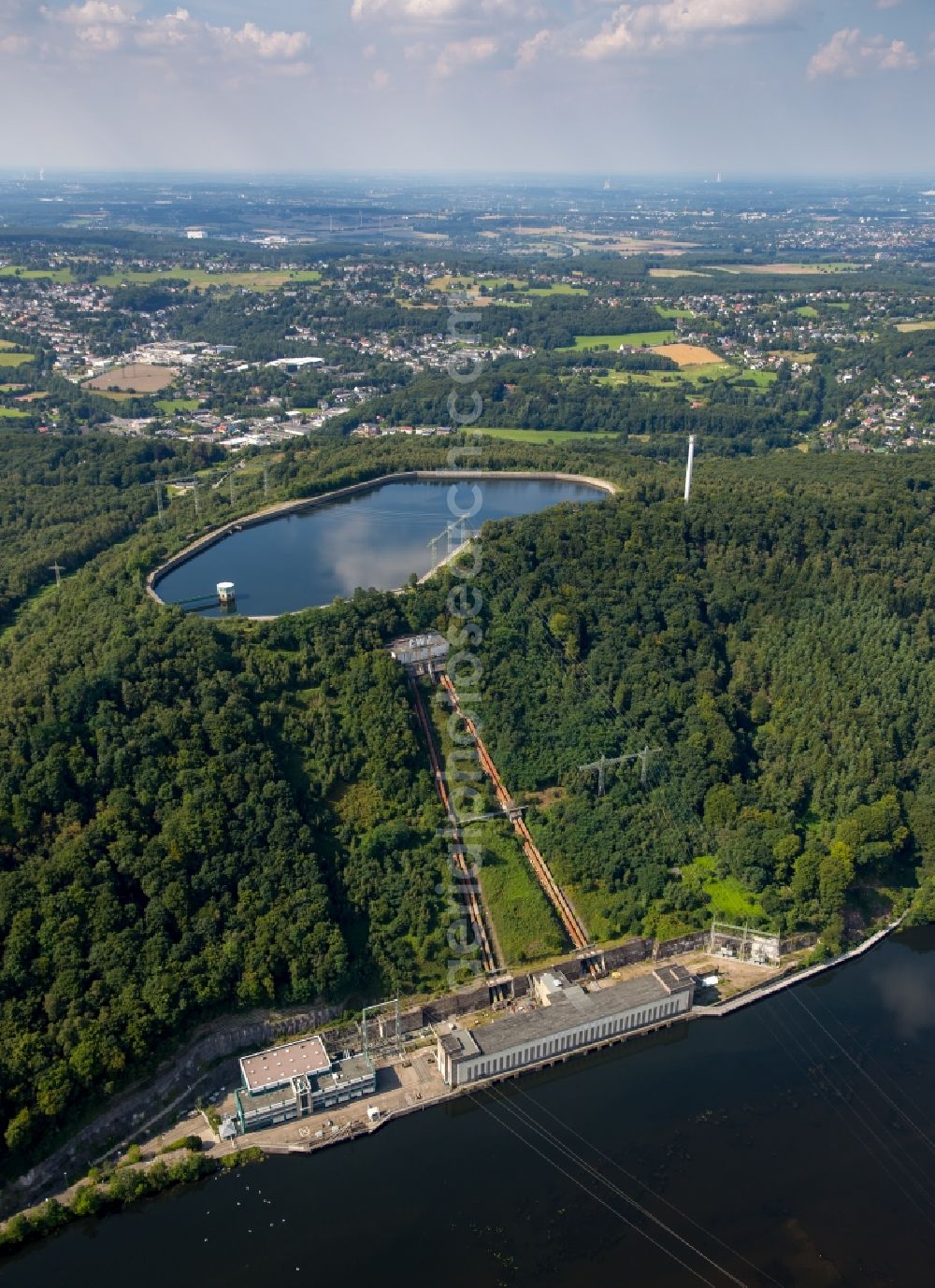 Aerial photograph Herdecke - Impoundment and shore areas at the lake der Ruhr in Herdecke in the state North Rhine-Westphalia