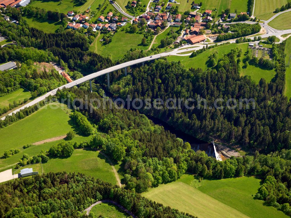 Aerial photograph Ort - Impoundment and shore areas at the lake in Ort in the state Bavaria, Germany