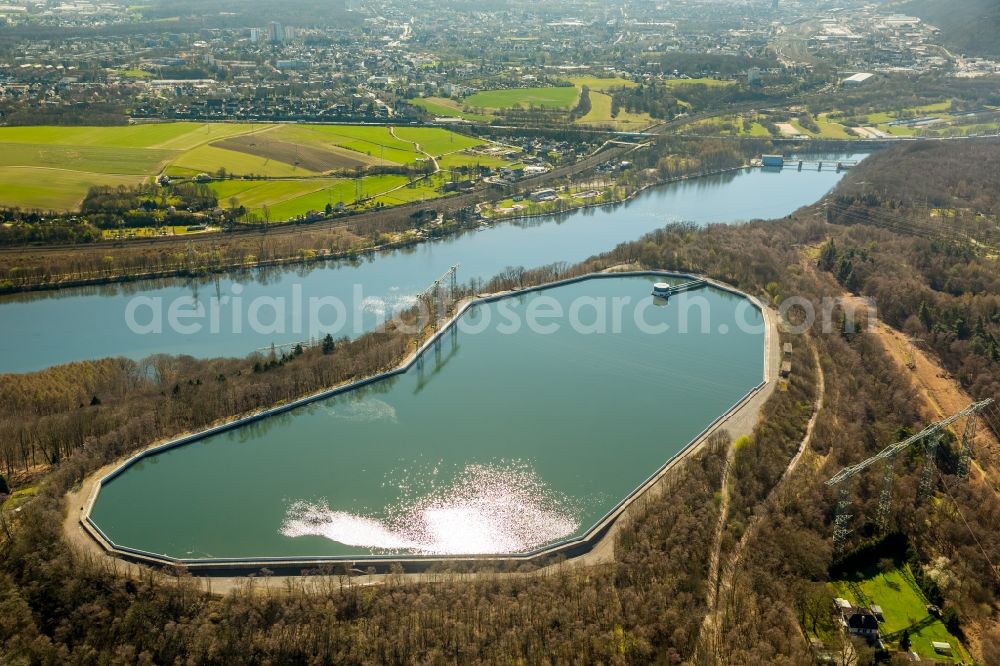 Herdecke from the bird's eye view: Impoundment and shore areas at the lake Koepchenwerk Im Schiffwinkel in the district Hengstey in Herdecke in the state North Rhine-Westphalia