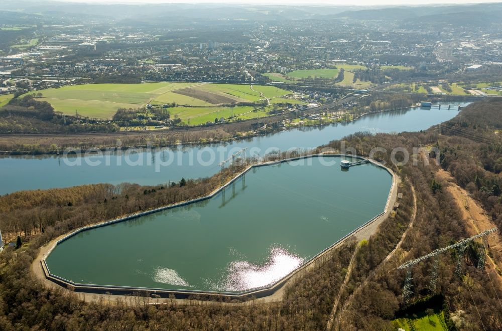 Aerial photograph Herdecke - Impoundment and shore areas at the lake Koepchenwerk Im Schiffwinkel in the district Hengstey in Herdecke in the state North Rhine-Westphalia