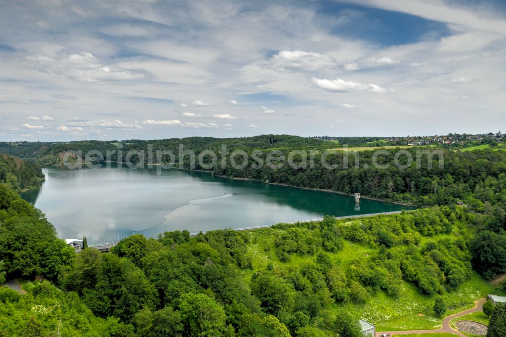 Aerial photograph Schneffelrath - Impoundment and shore areas at the lake Wahnbachtalsperre on street Talsperrenstrasse in Schneffelrath in the state North Rhine-Westphalia, Germany