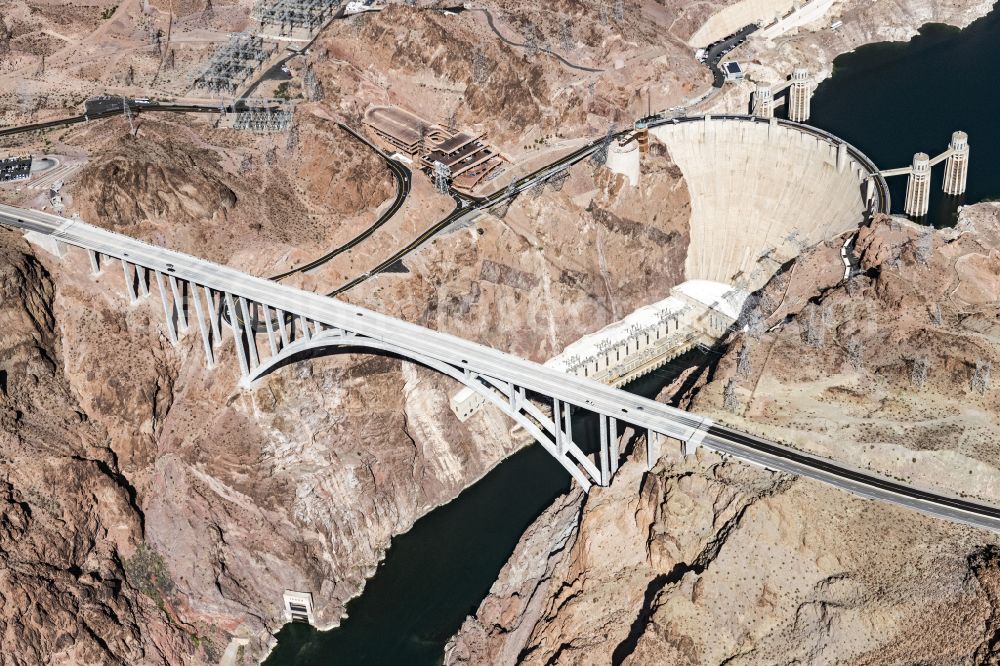 Boulder City from the bird's eye view: Dam wall at the reservoir Hoover Dam on street Hoover Dam Access Road in Boulder City in Nevada, United States of America