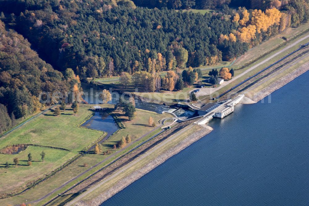 Aerial photograph Neuhausen/Spree - Dam wall at the reservoir Talsperre Spremberg in Neuhausen/Spree in the state Brandenburg, Germany