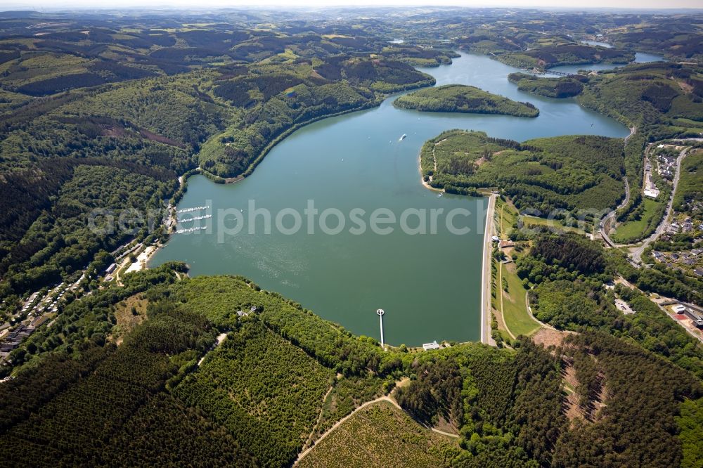 Attendorn from the bird's eye view: Shore areas at the reservoir Biggetalsperre near Attendorn in the state North Rhine-Westphalia, Germany
