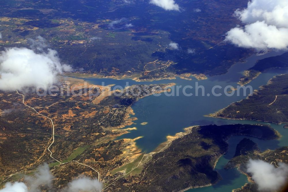 Aerial photograph Pareja - Impoundment and shore areas at the lake Embalse de Entrepenas in Pareja in Castilla-La Mancha, Spain