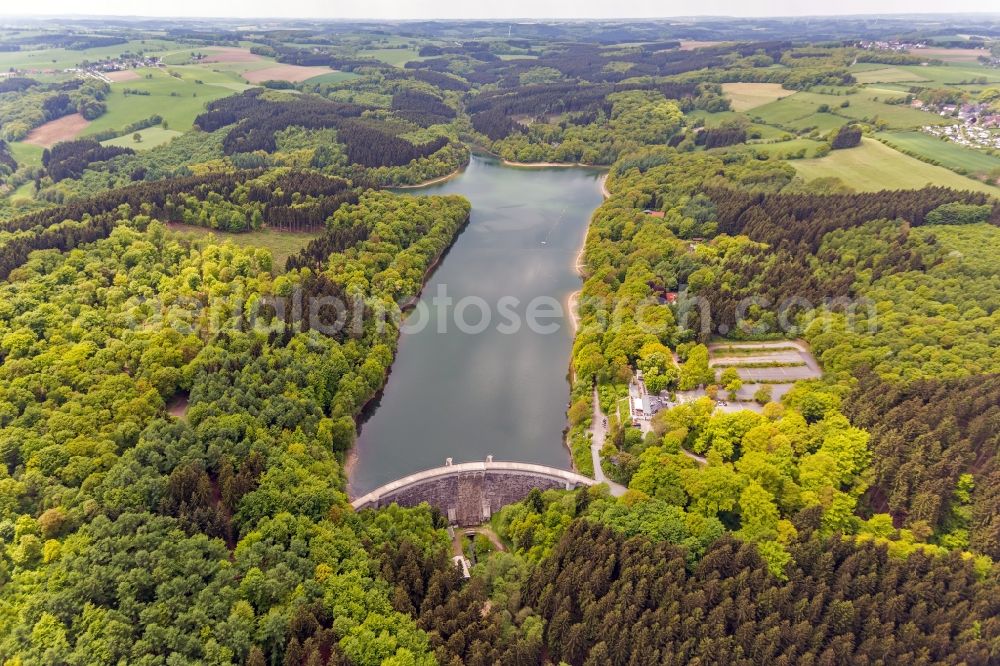 Breckerfeld from the bird's eye view: View of the dam Glörtalsperre. The water surface is distributed in equal parts to the cities and towns Breckenfeld, Schalksmuehle and Halver in the state of North Rhine-Westphalia