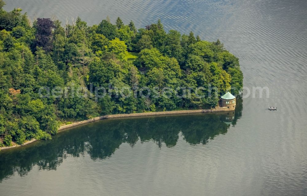 Günne from above - Shore areas at the lake Moehnetalsperre in the district Guenne in Moehnesee in the state North Rhine-Westphalia, Germany