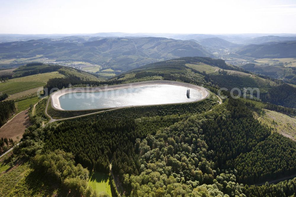 Aerial image Rönkhausen - Blick auf den Stausee / Speichersee / Speicherbecken Rönkhausen. The dam / reservoir / reservoirs Rönkhausen - Finnentrop. Luftbild: Hans Blossey