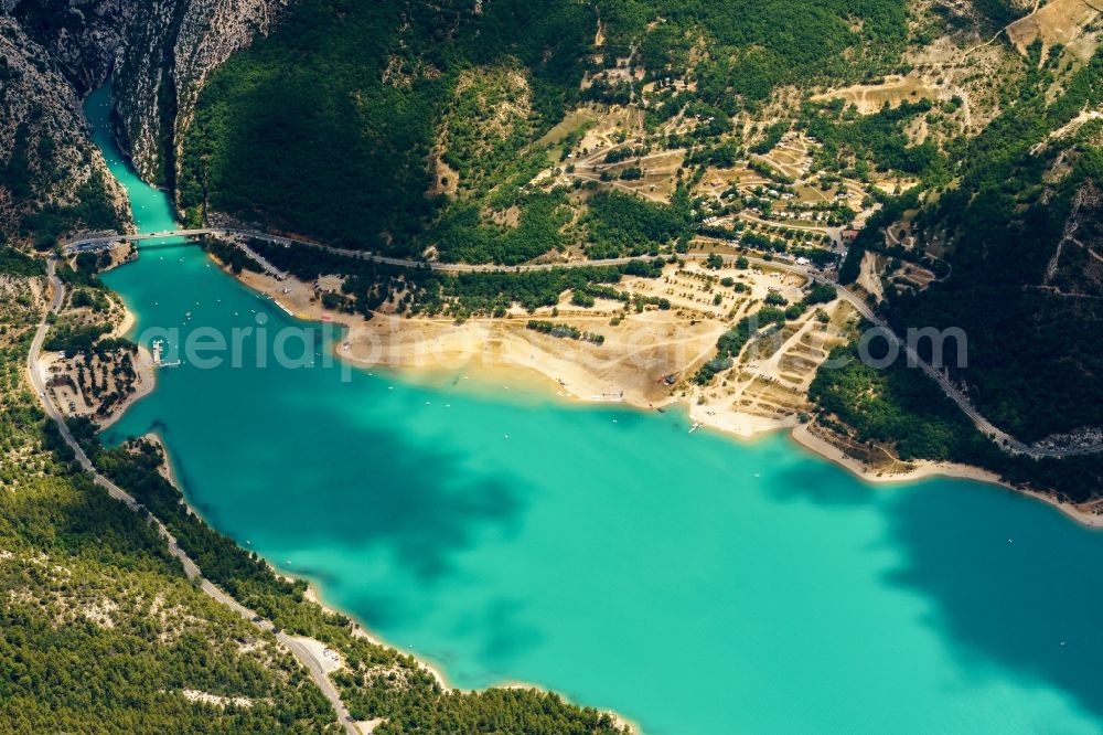 Moustiers-Sainte-Marie from the bird's eye view: Impoundment and shore areas with swimming areas at the lake Lac de Sainte-Croix and the river Verdon in Moustiers-Sainte-Marie in Provence-Alpes-Cote d'Azur, France