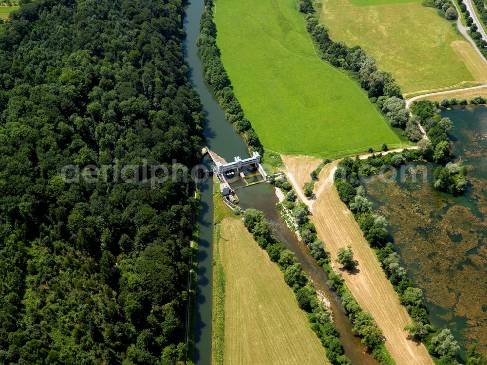 Aerial photograph Altenburg - Weir on the banks of the flux flow of the river Neckar in Altenburg in the state Baden-Wuerttemberg, Germany