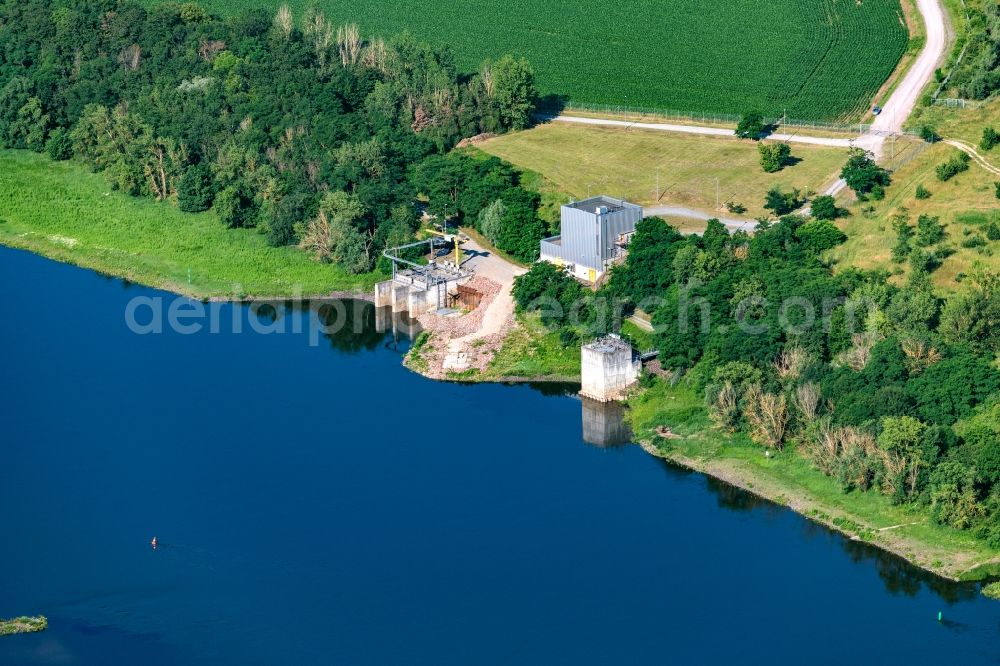 Arneburg from above - Weir on the banks of the flux flow Elbe in the district Altmark in Arneburg in the state Saxony-Anhalt, Germany