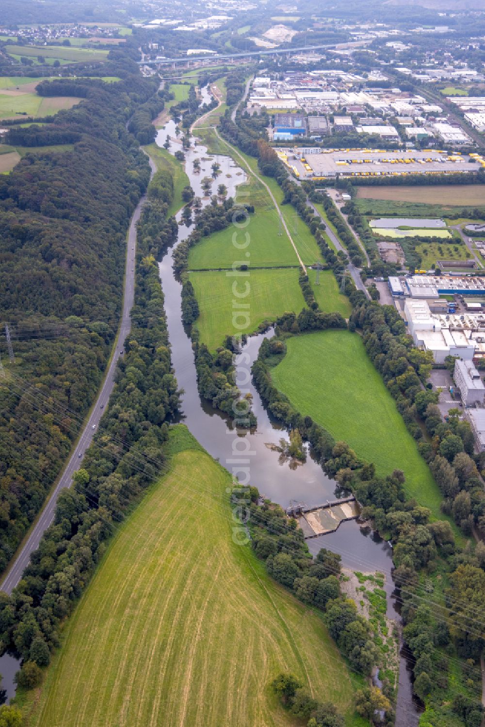 Aerial photograph Hagen - Weir Staudamm Lenne on the banks of the flux flow Lenne in Hagen at Ruhrgebiet in the state North Rhine-Westphalia, Germany