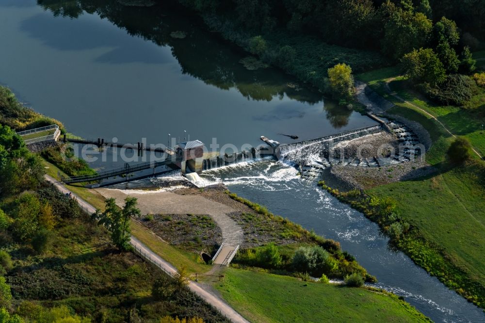 Aerial image Leipzig - Weir on the banks of the flux flow Neue Luppe in Leipzig in the state Saxony, Germany