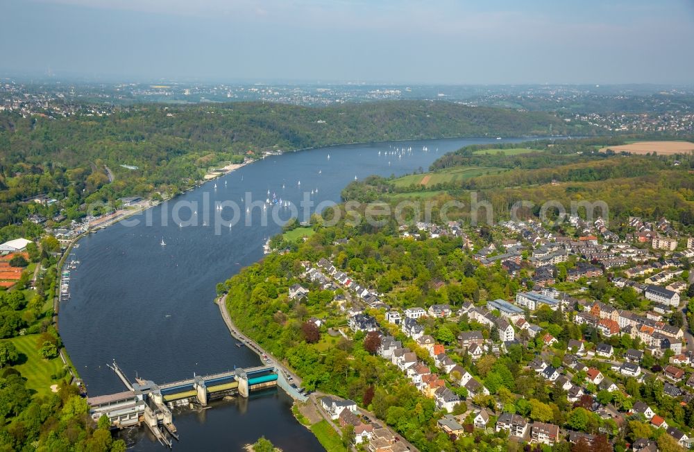 Essen from above - Weir on the banks of the flux flow Ruhr - Lake Baldeneysee Stauwehr in Essen in the state North Rhine-Westphalia