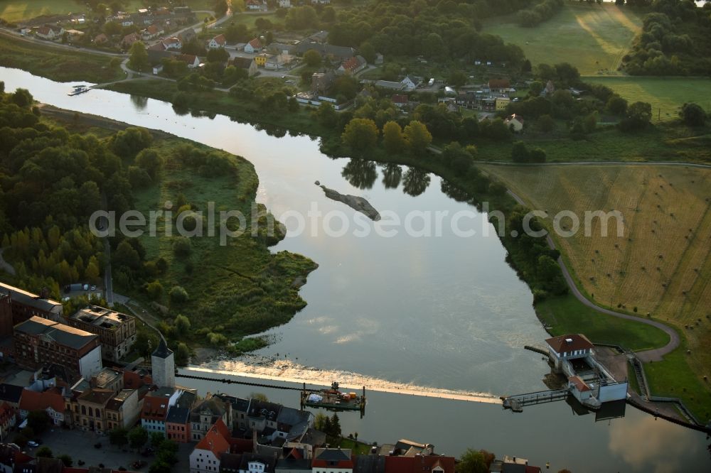 Aerial photograph Calbe (Saale) - Weir on the banks of the flux flow Saale in Calbe (Saale) in the state Saxony-Anhalt, Germany