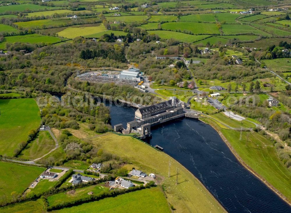 Aerial photograph Ardnacrusha - Weir on the banks of the flux flow Shannon in Ardnacrusha in Clare, Ireland