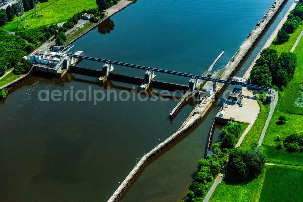 Mühlheim am Main from above - Weir on the river banks of the flux flow Staustufe Muehlheim of Main in the district Doernigheim in Muehlheim am Main in the state Hesse, Germany