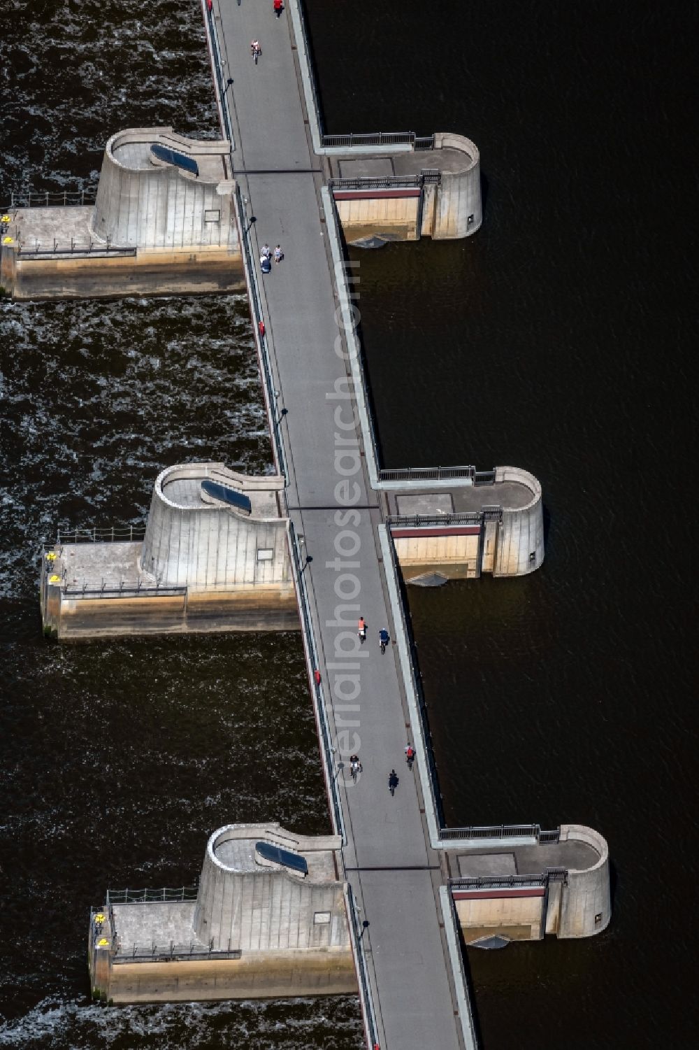 Aerial photograph Bremen - Weir on the banks of the flux flow Weser in Bremen, Germany