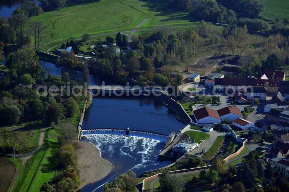 Raguhn from above - Dam and weir on the River Mulde in Raguhn in the state of Saxony-Anhalt