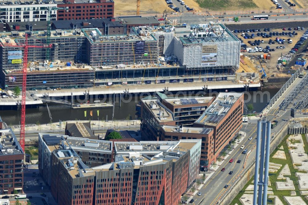 Hamburg from above - Urban planning major project for construction of town houses on quarter-ensemble Elbarkaden in Hamburg