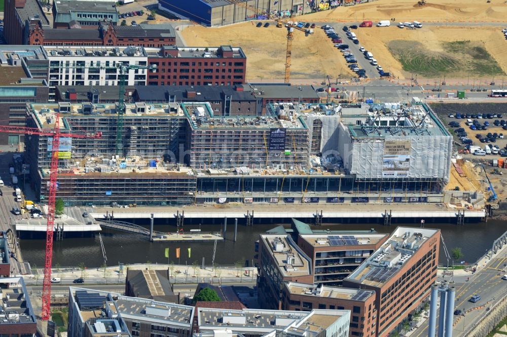 Aerial image Hamburg - Urban planning major project for construction of town houses on quarter-ensemble Elbarkaden in Hamburg