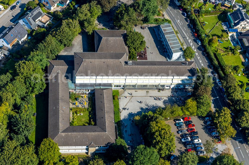 Aerial photograph Schwelm - School building of the Dietrich-Bonhoeffer secondary school on Frankfurter Strasse in Schwelm in the state of North Rhine-Westphalia, Germany