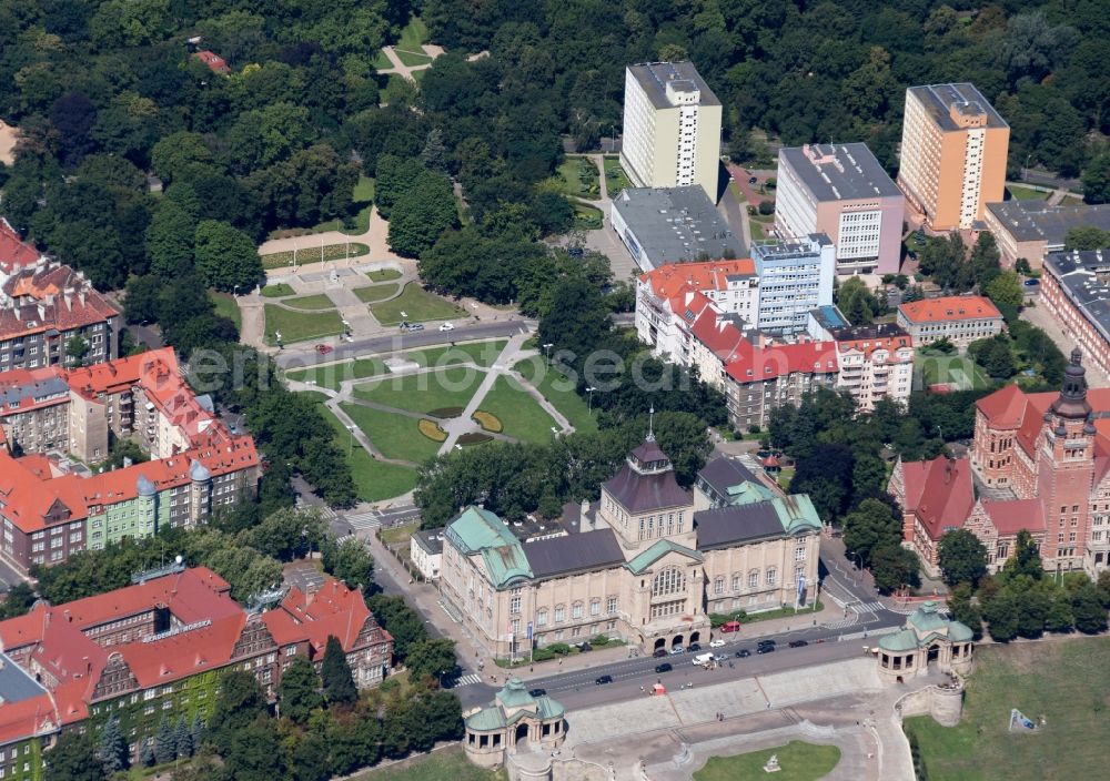 Stettin from above - The Municipal Museum Szczecin, Szczecin, City Museum from 1913 to 1945 was the Museum of the city of Szczecin. The building forms the optical center of the Chrobry, a landmark of Szczecin in Poland