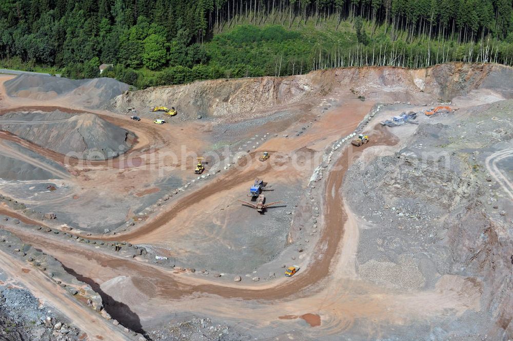 Tabarz from above - Der Steinbruch der Hartsteinwerk Tabarz Fritz Neuland GmbH & Co. Natursteinvertrieb KG am Inselberg. The quarry of Hartsteinwerk Tabarz Fritz Neuland GmbH & Co. KG Natursteinvertrieb on the Inselberg.