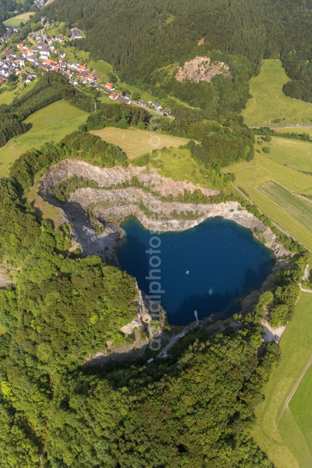 Aerial photograph Brilon Messinghausen - Blue mountain lake near the district Messinghausen of the city Brilon in the state of North Rhine-Westphalia