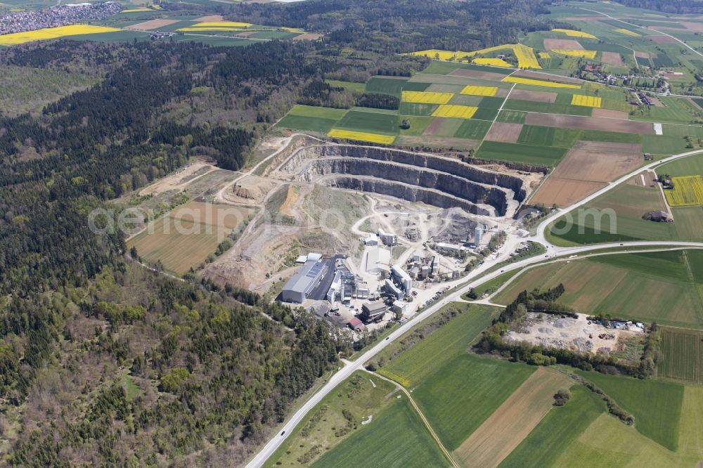 Mötzingen from the bird's eye view: Quarry for the mining and handling of Schotterwerk Moetzingen in the state Baden-Wuerttemberg, Germany