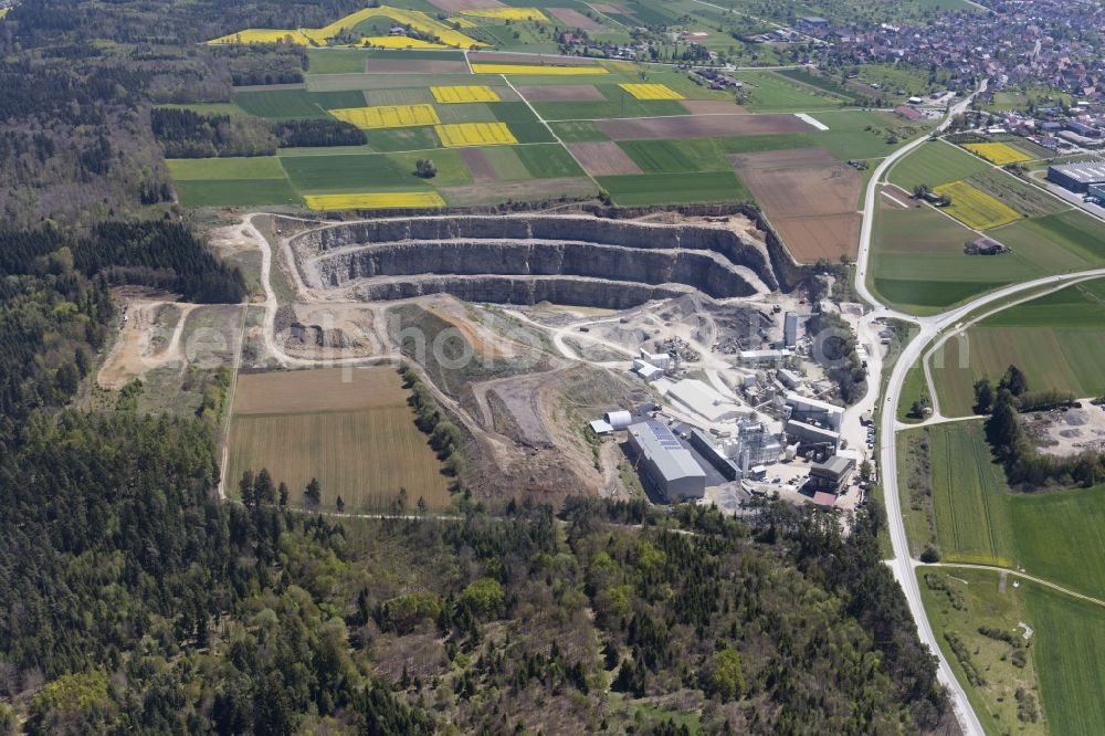 Aerial image Mötzingen - Quarry for the mining and handling of Schotterwerk Moetzingen in the state Baden-Wuerttemberg, Germany