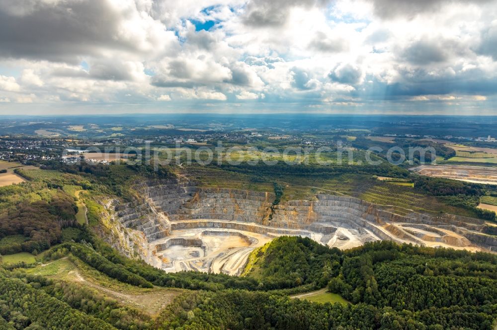 Aerial image Wülfrath - Quarry for the mining and handling of limestone in the district Ruetzkausen in Wuelfrath in the state North Rhine-Westphalia, Germany