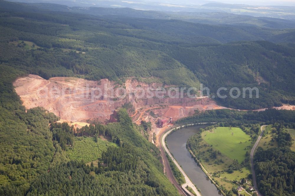 Taben-Rodt from the bird's eye view: Quarry for the mining and handling of Quarzit in Taben-Rodt in the state Rhineland-Palatinate, Germany